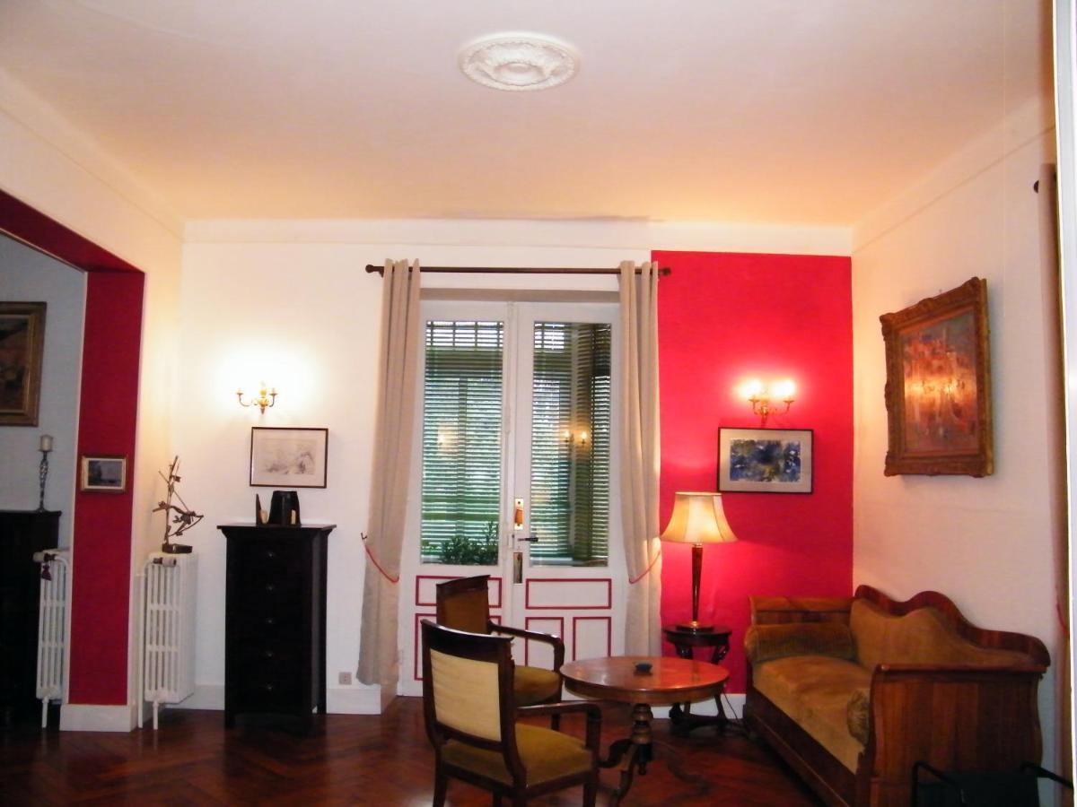 Villa Des Capucins ลุกซุยล์-เลส์-แบ็งส์ ภายนอก รูปภาพ