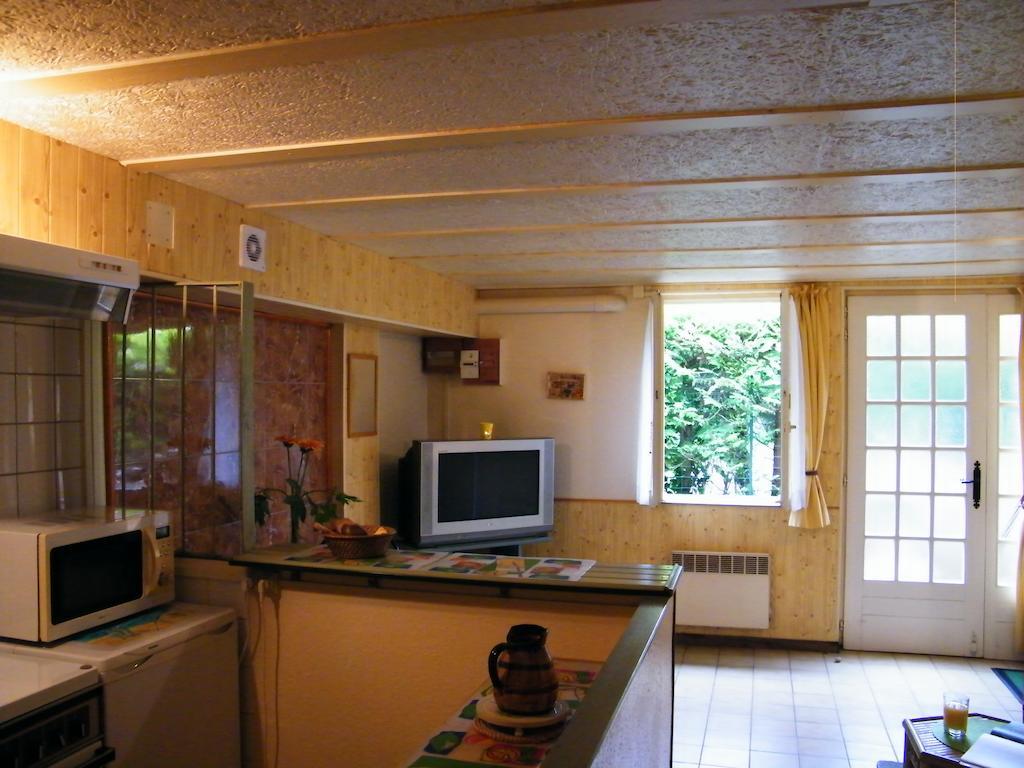Villa Des Capucins ลุกซุยล์-เลส์-แบ็งส์ ห้อง รูปภาพ