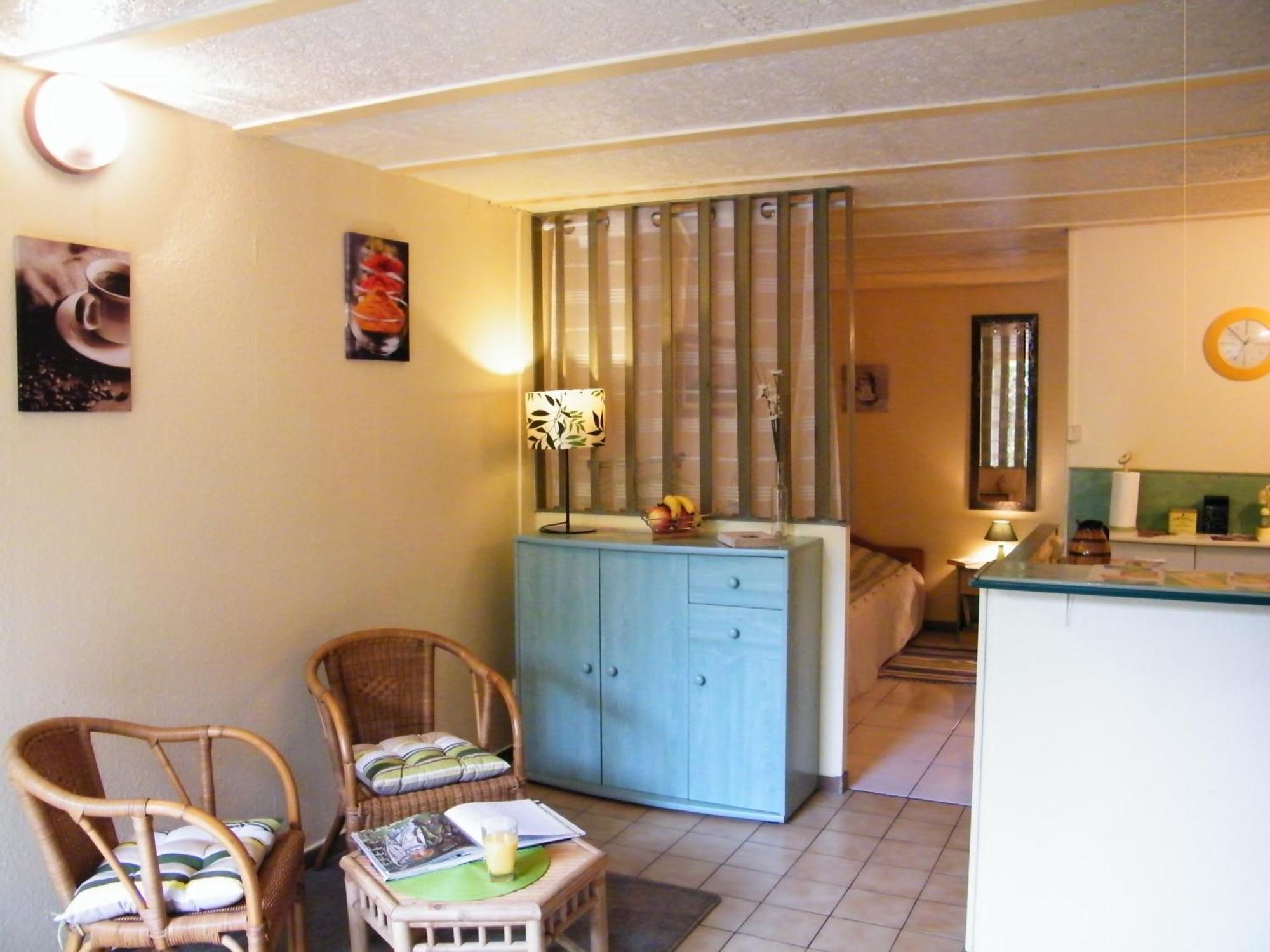 Villa Des Capucins ลุกซุยล์-เลส์-แบ็งส์ ภายนอก รูปภาพ