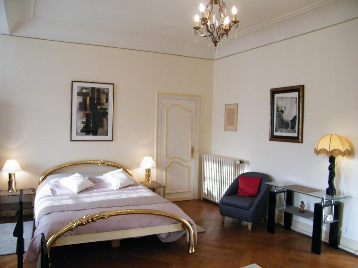 Villa Des Capucins ลุกซุยล์-เลส์-แบ็งส์ ภายนอก รูปภาพ