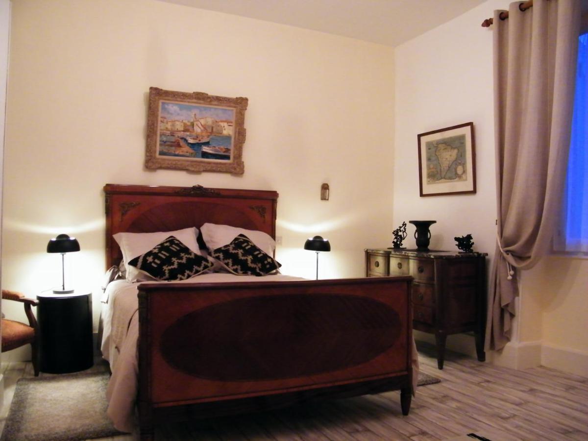 Villa Des Capucins ลุกซุยล์-เลส์-แบ็งส์ ภายนอก รูปภาพ